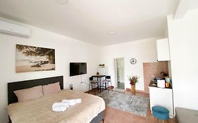 Olive Apartment